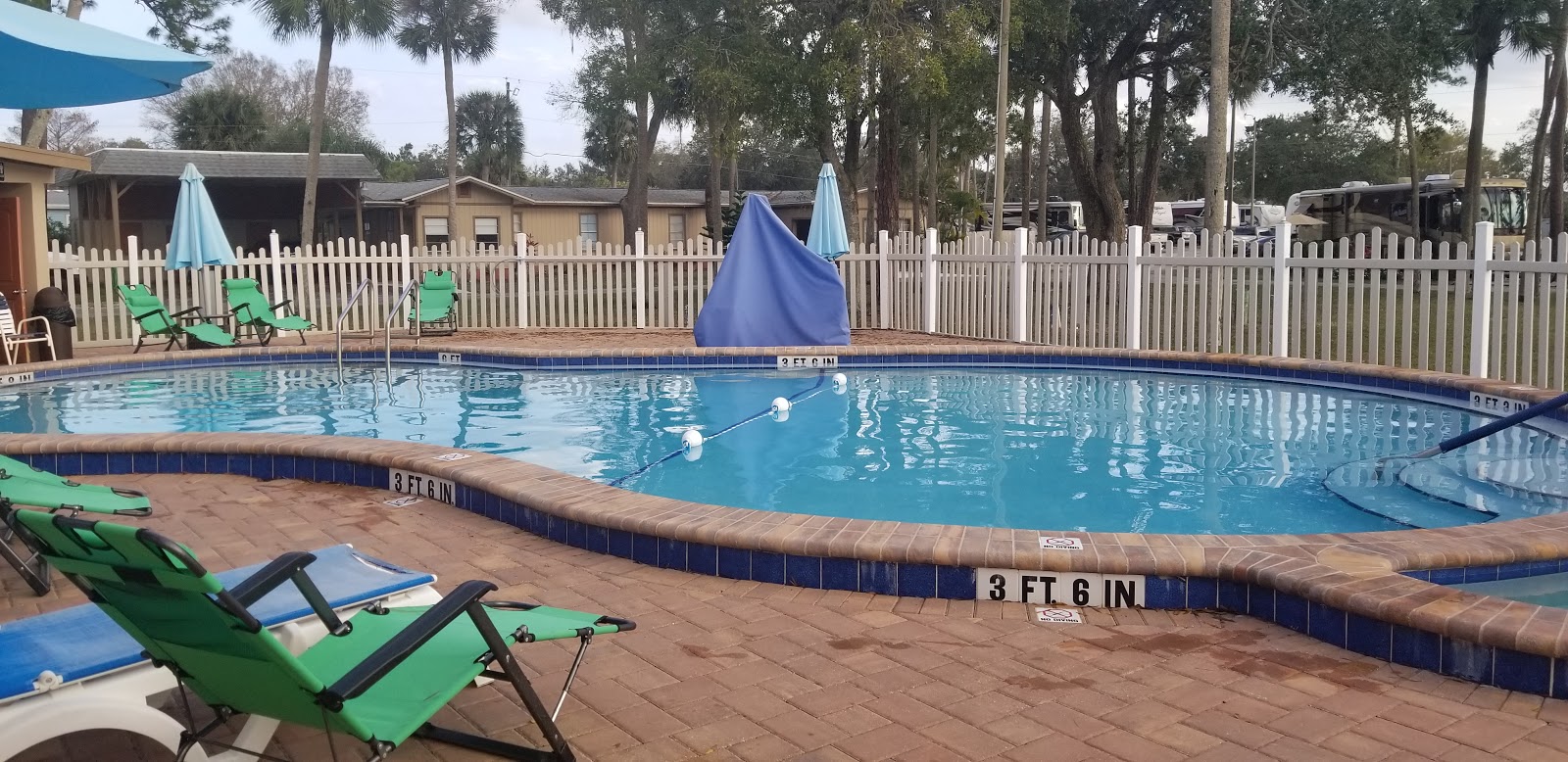 Encore Space Coast Camping