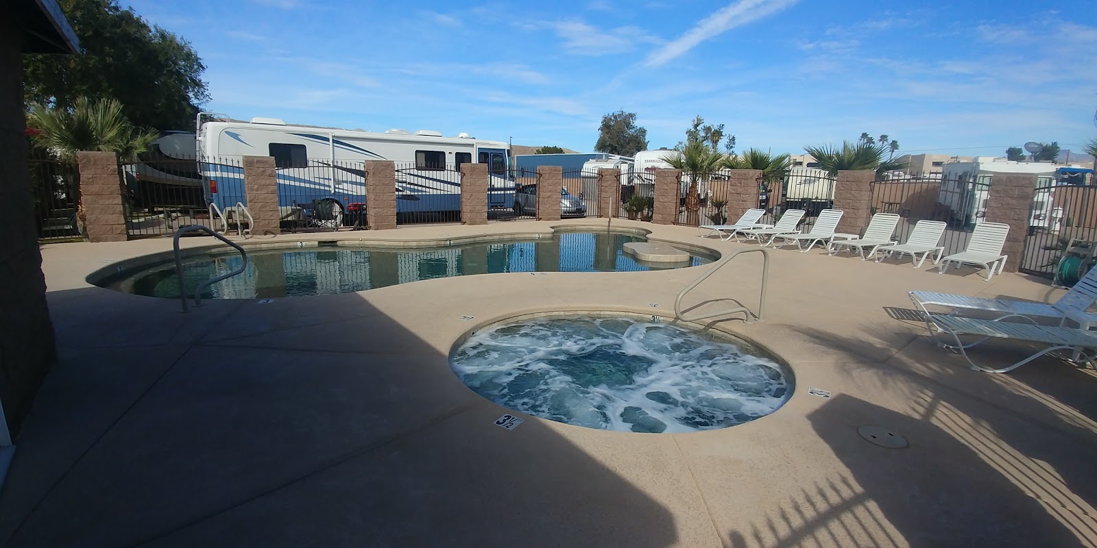 El Rio Waterfront Resort