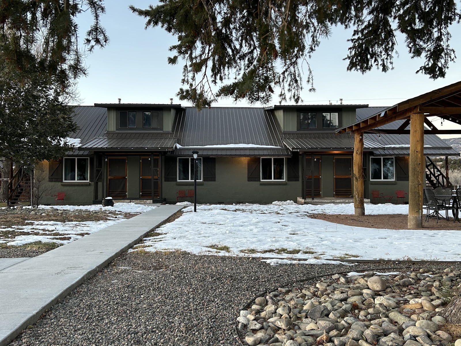 Spruce Lodge & RV Park