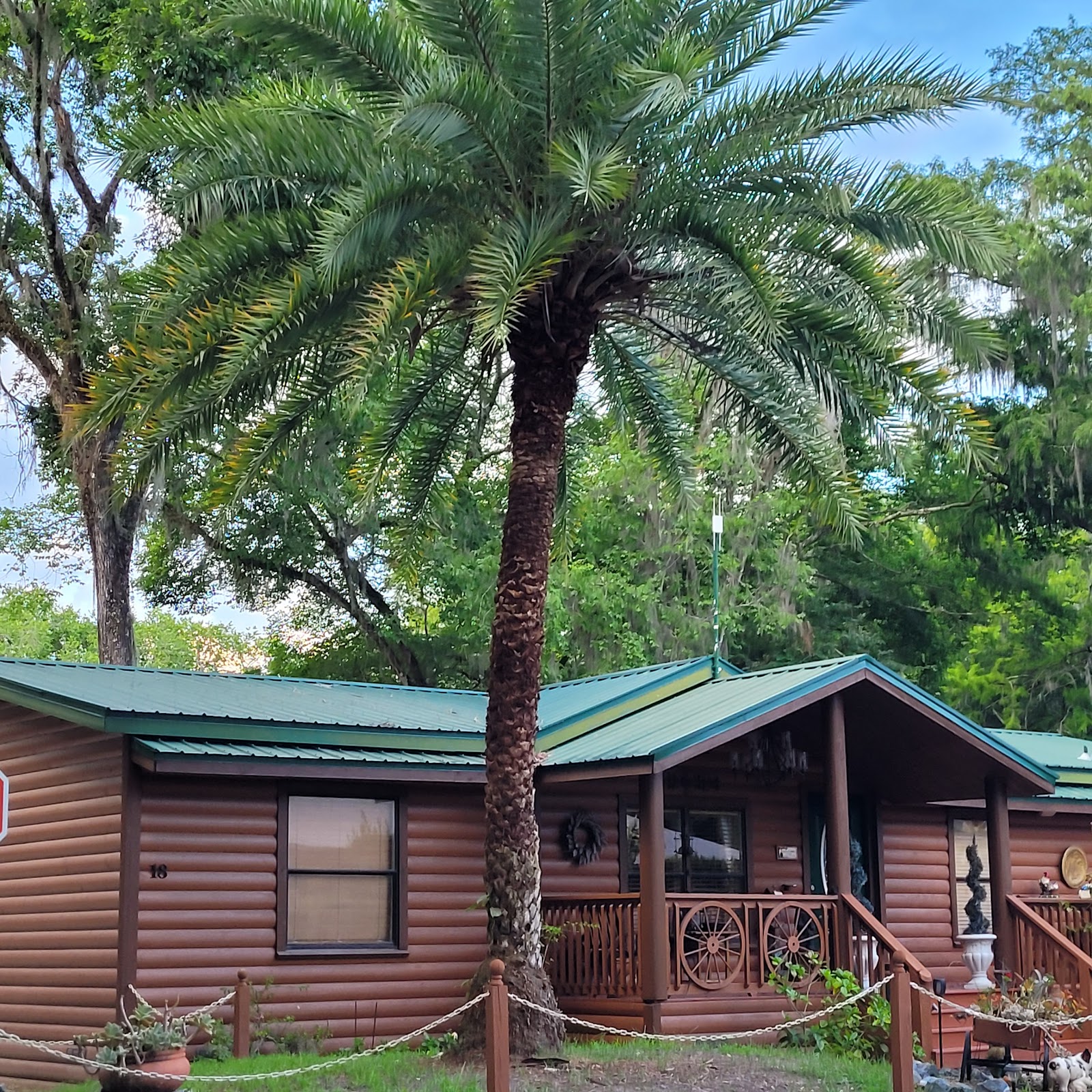 Riverside Lodge Resort Cabins & RV Sites