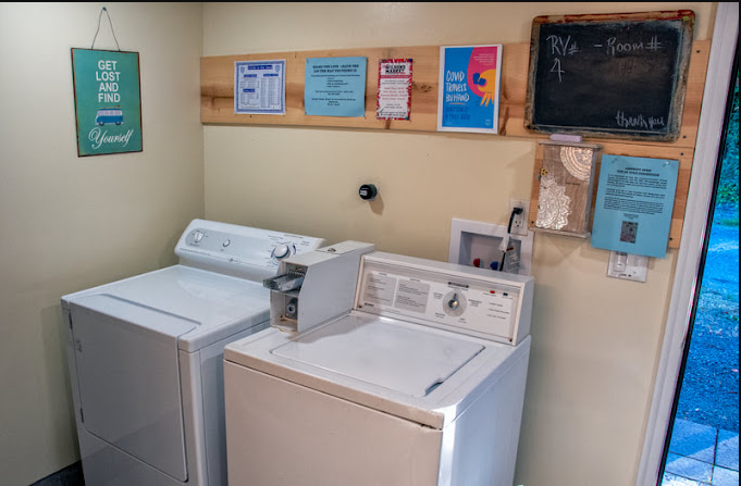 b.side motel+rv Camping