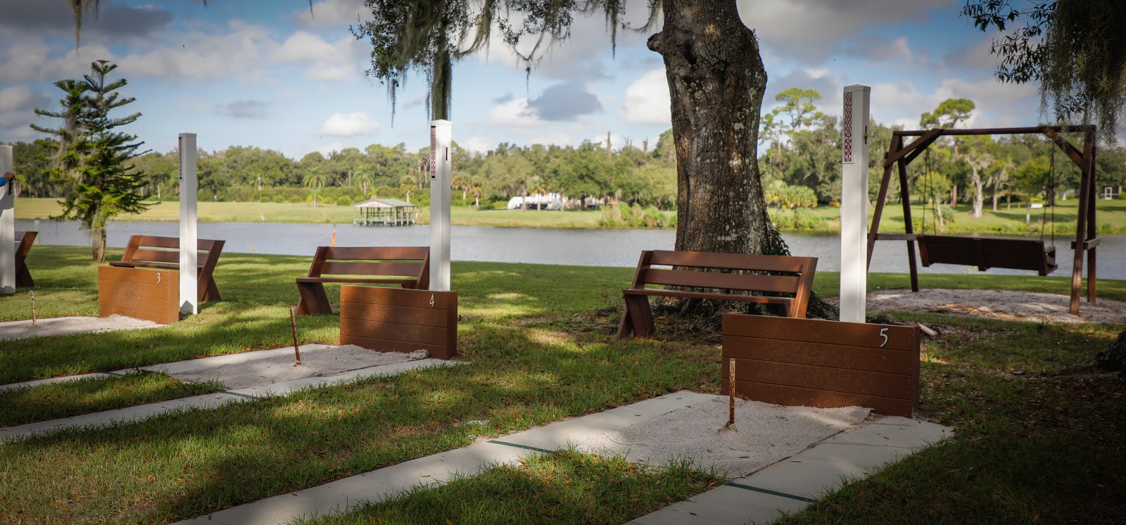 Aqua Isles Mobile Home & RV Resort