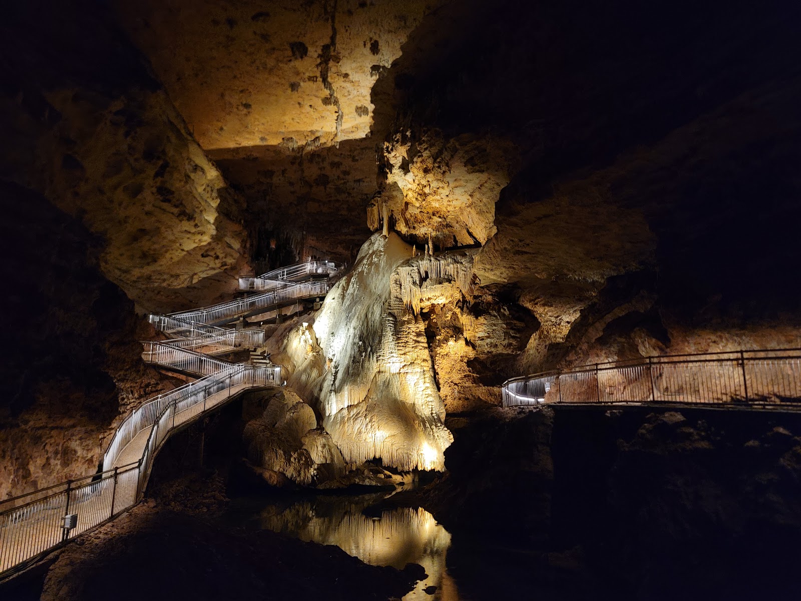 Onondaga Cave State Park