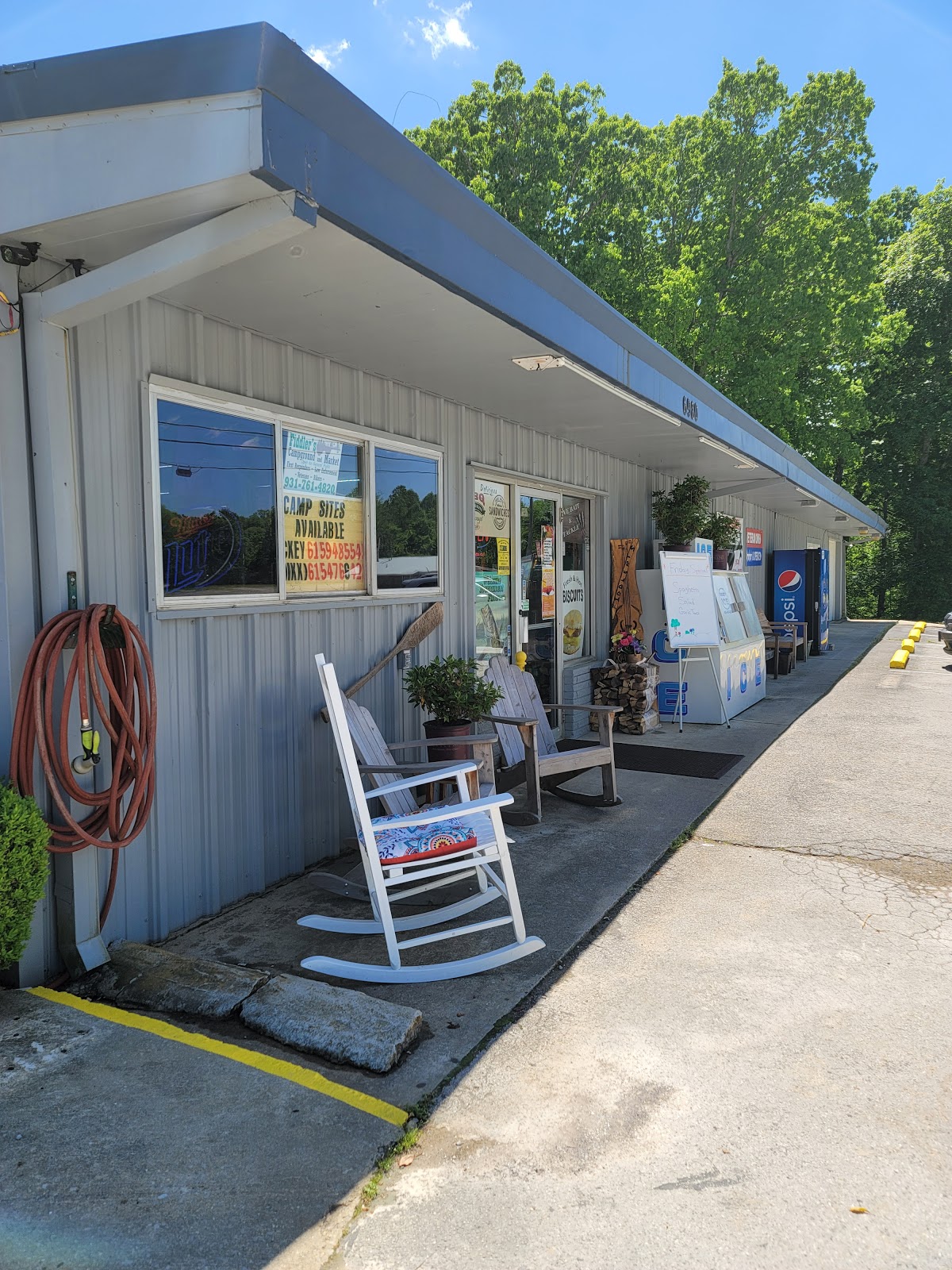 Hillcrest Market and Campground