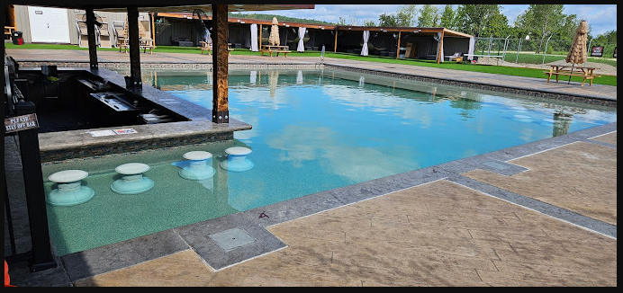 Twin Eagle Lake & Hideout