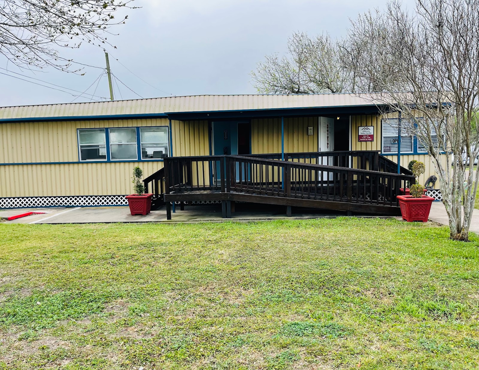 Leopard Mobile Home & RV Park