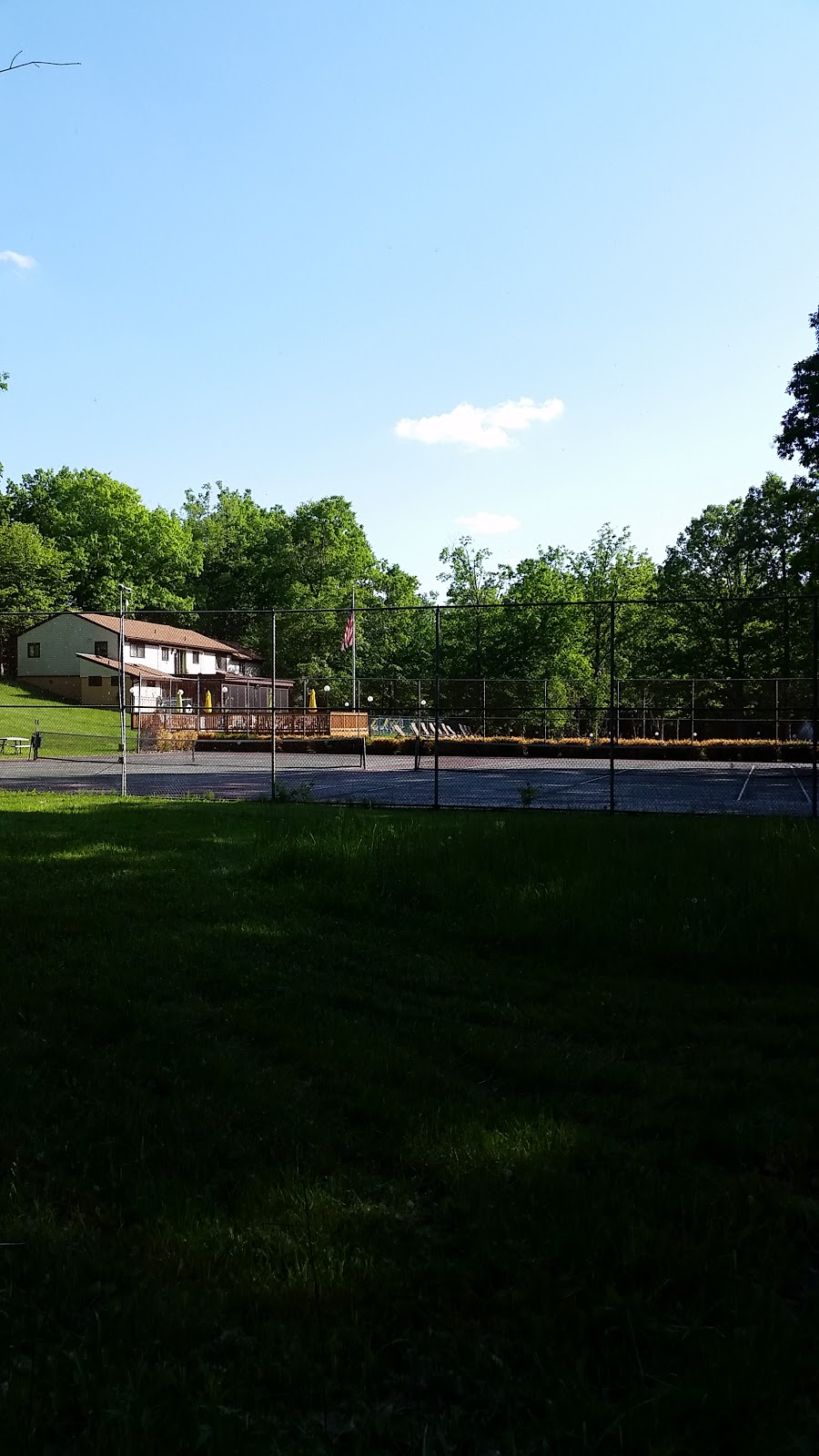 Whispering Oaks Resort