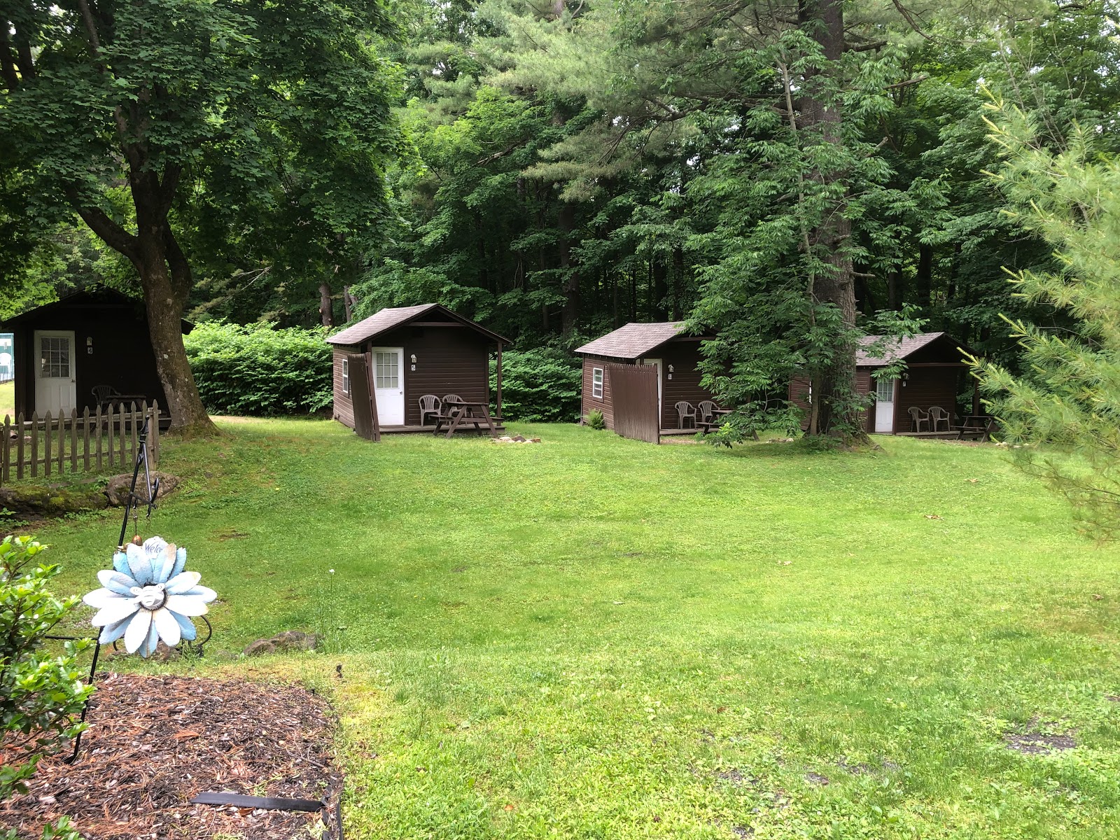Bonnie Brae Cabins & Campsites