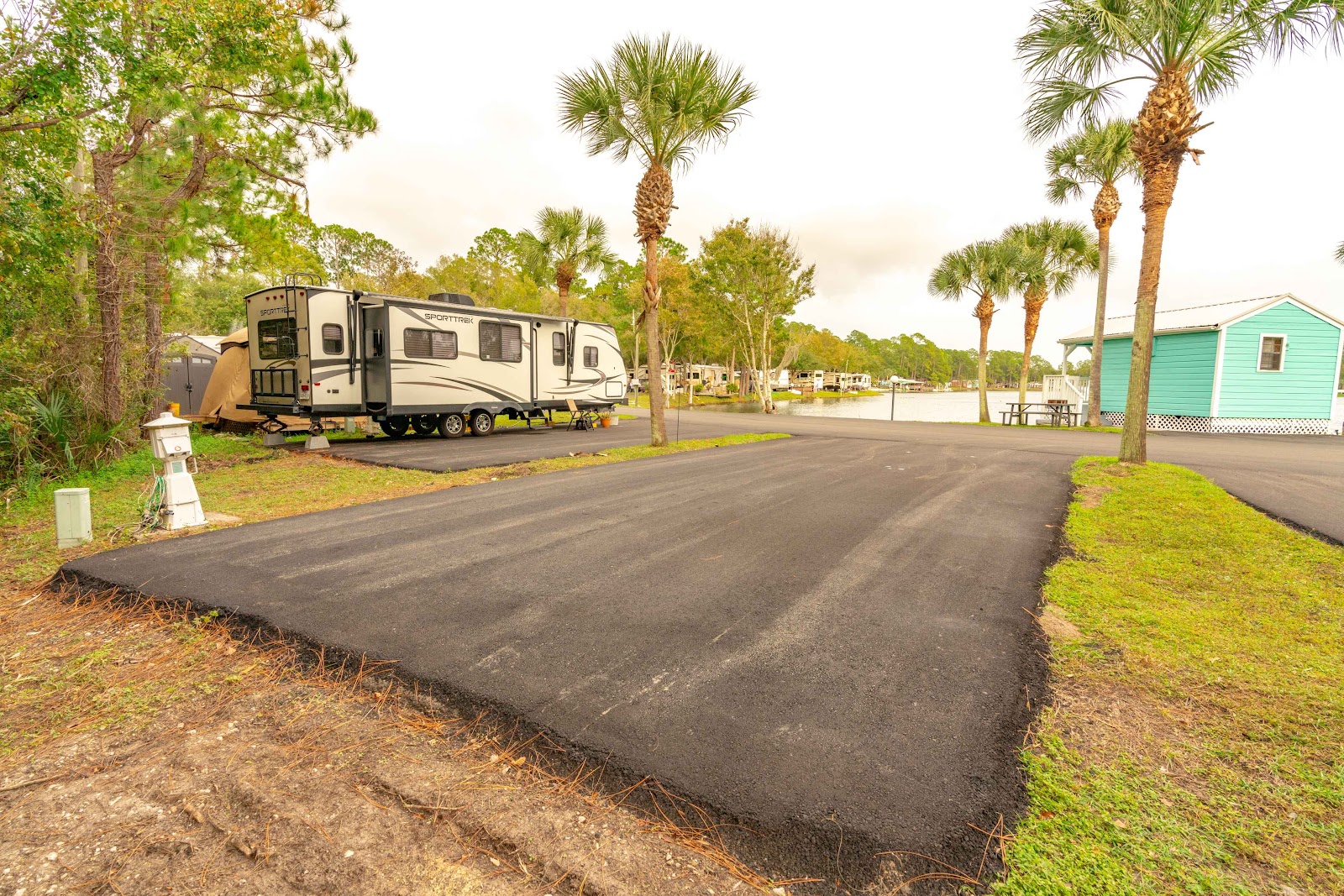 Flamingo Lake RV Resort