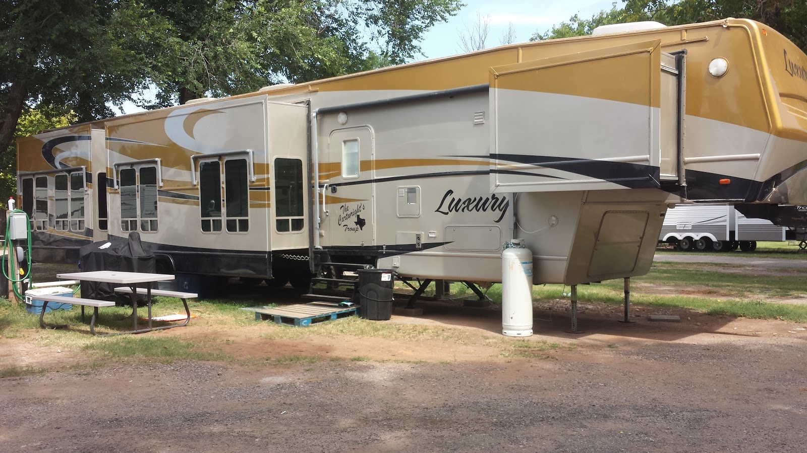 Sleepee Hollo RV Park