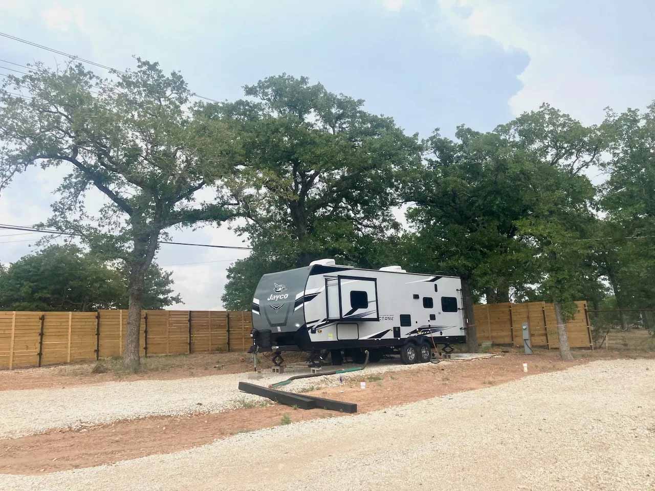Austin Oaks RV Park - Buda, Buda, Texas