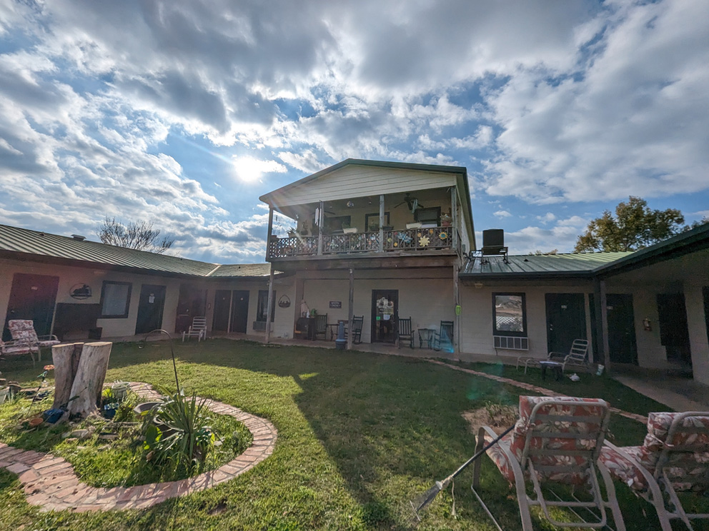 Lucky Buck's Lodge & RV Park, Omaha, Texas