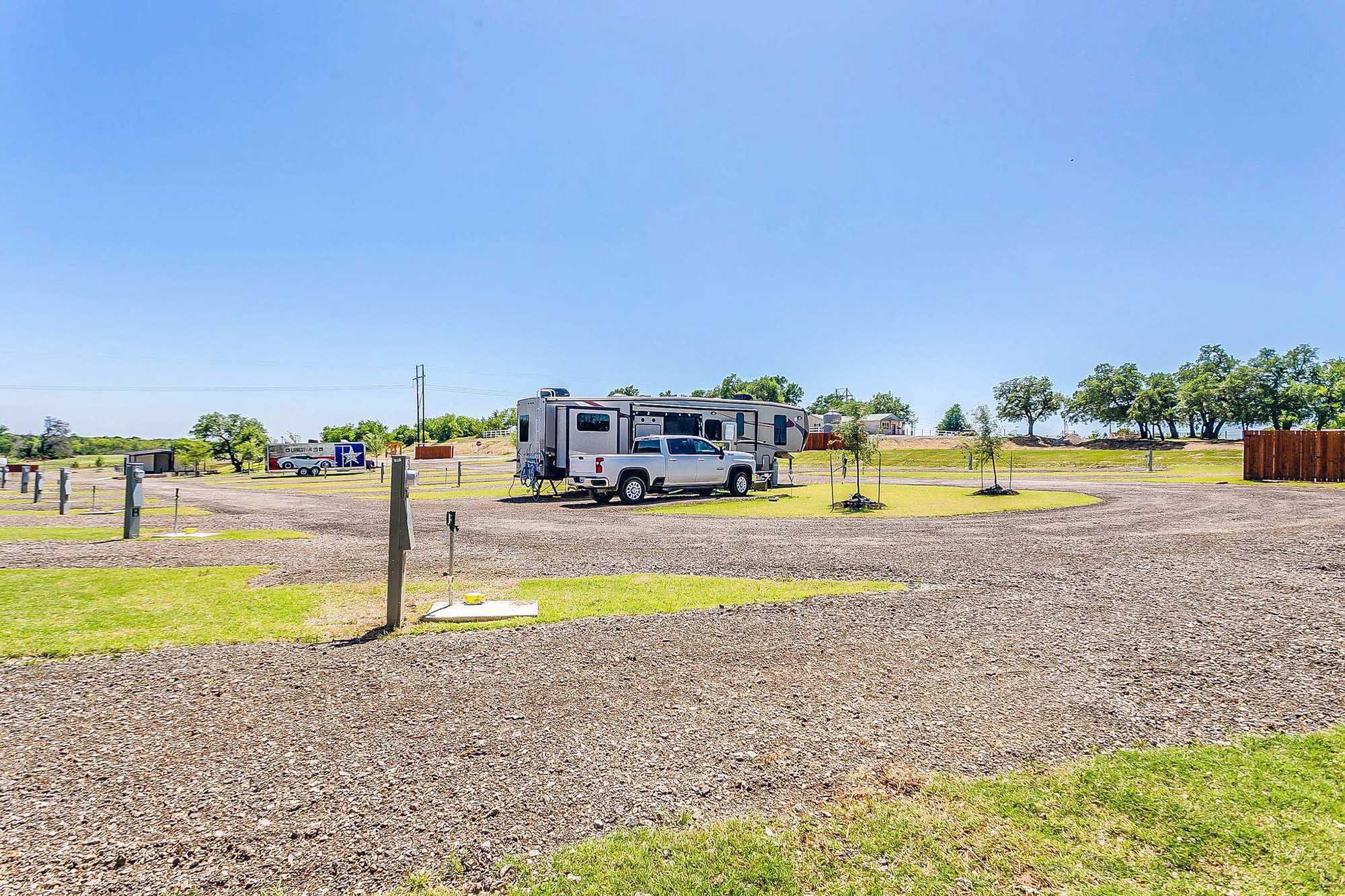 Lonestar 23 RV & Storage