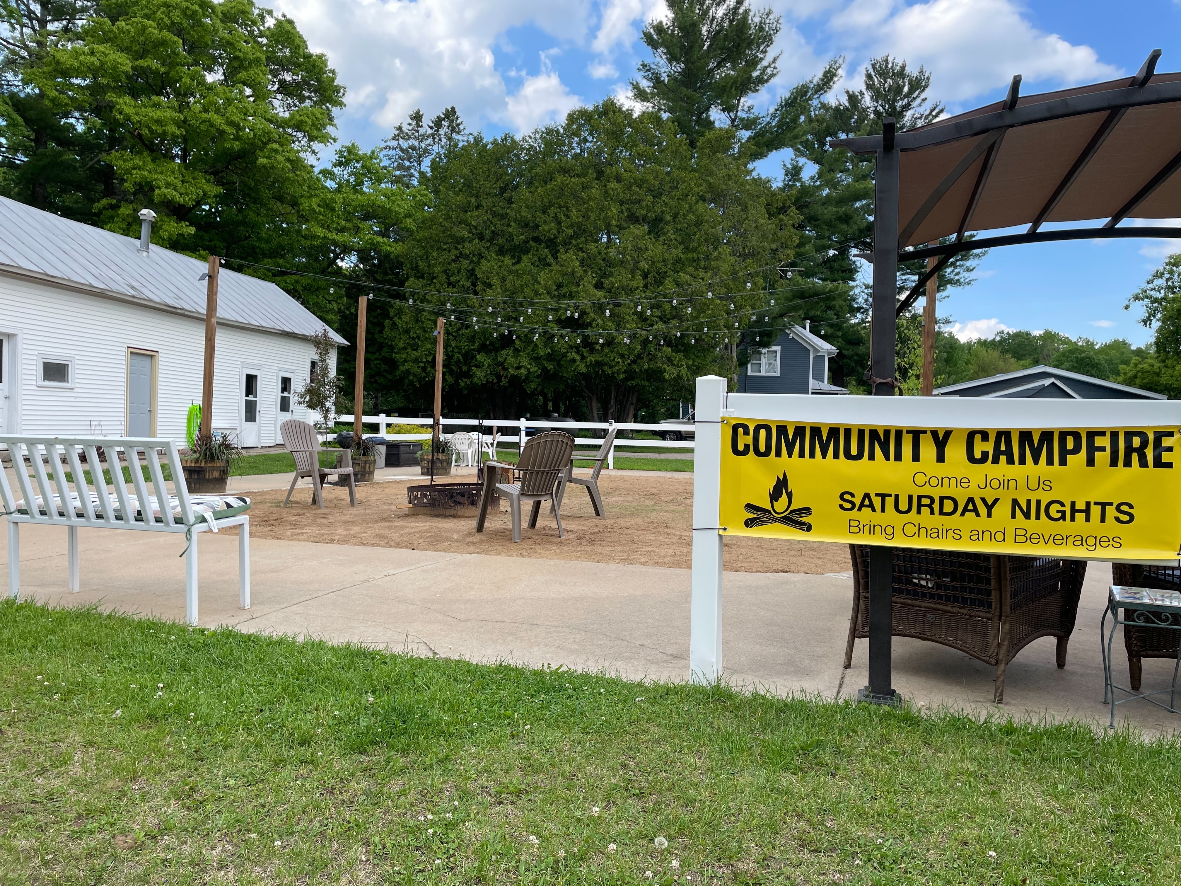 Royal Oaks Legendary Lodging Campground
