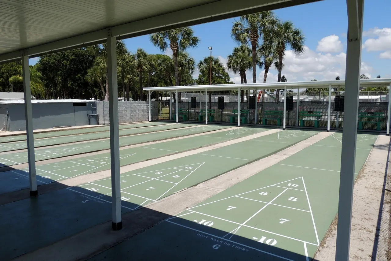 Sarasota Lakes RV Resort, Sarasota, Florida