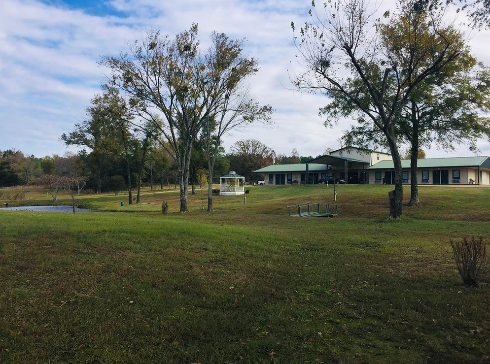 Lucky Buck's Lodge & RV Park, Omaha, Texas