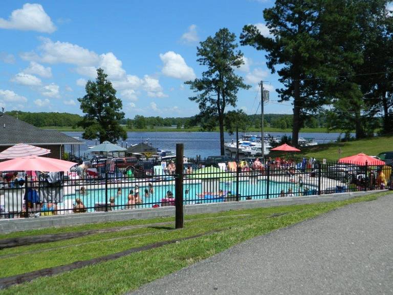 River's Rest Marina & Resort