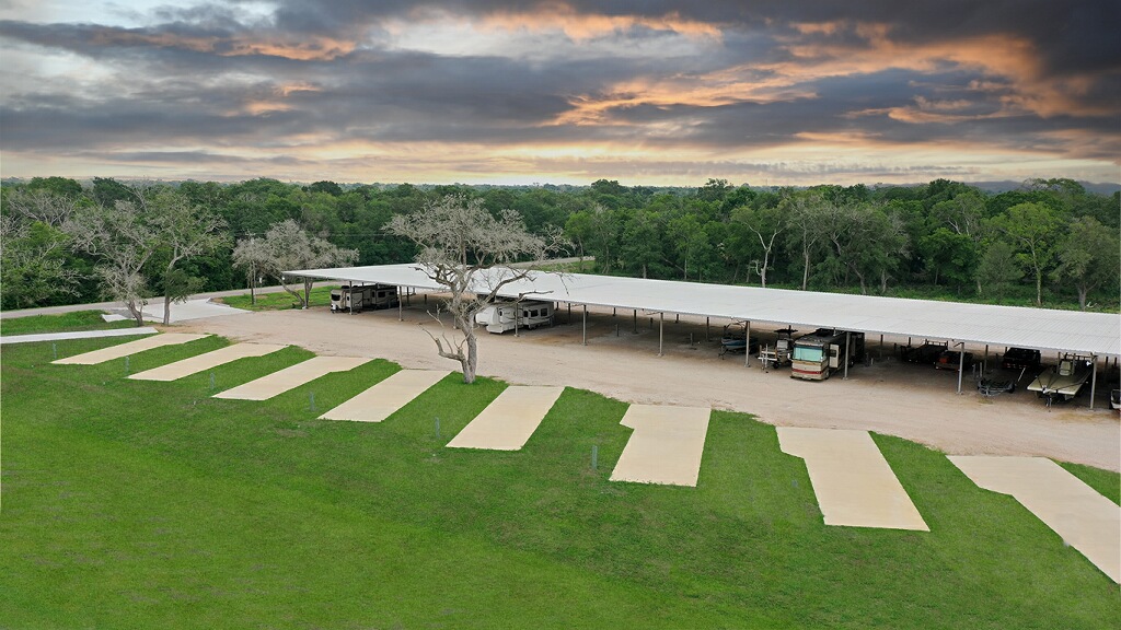 Henry's Hideout Riverfront RV Community, Brazoria, Texas