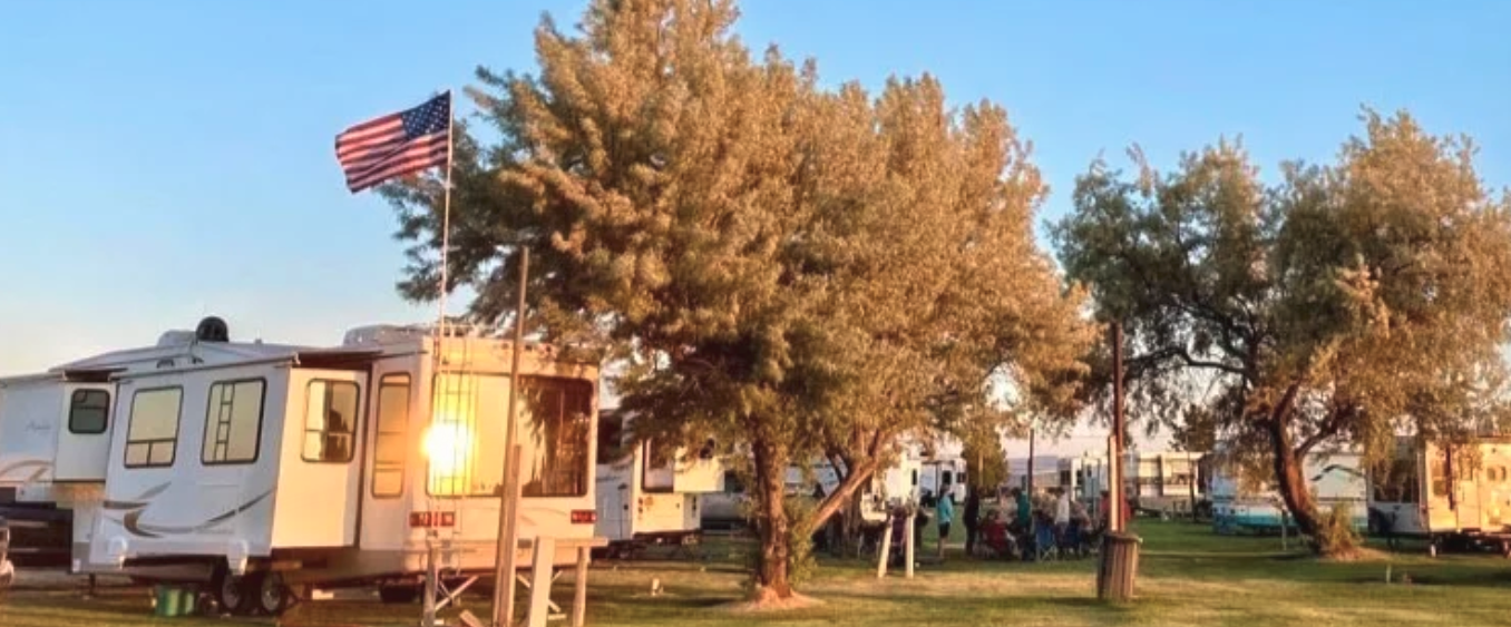 Lakeside Motel & RV Park