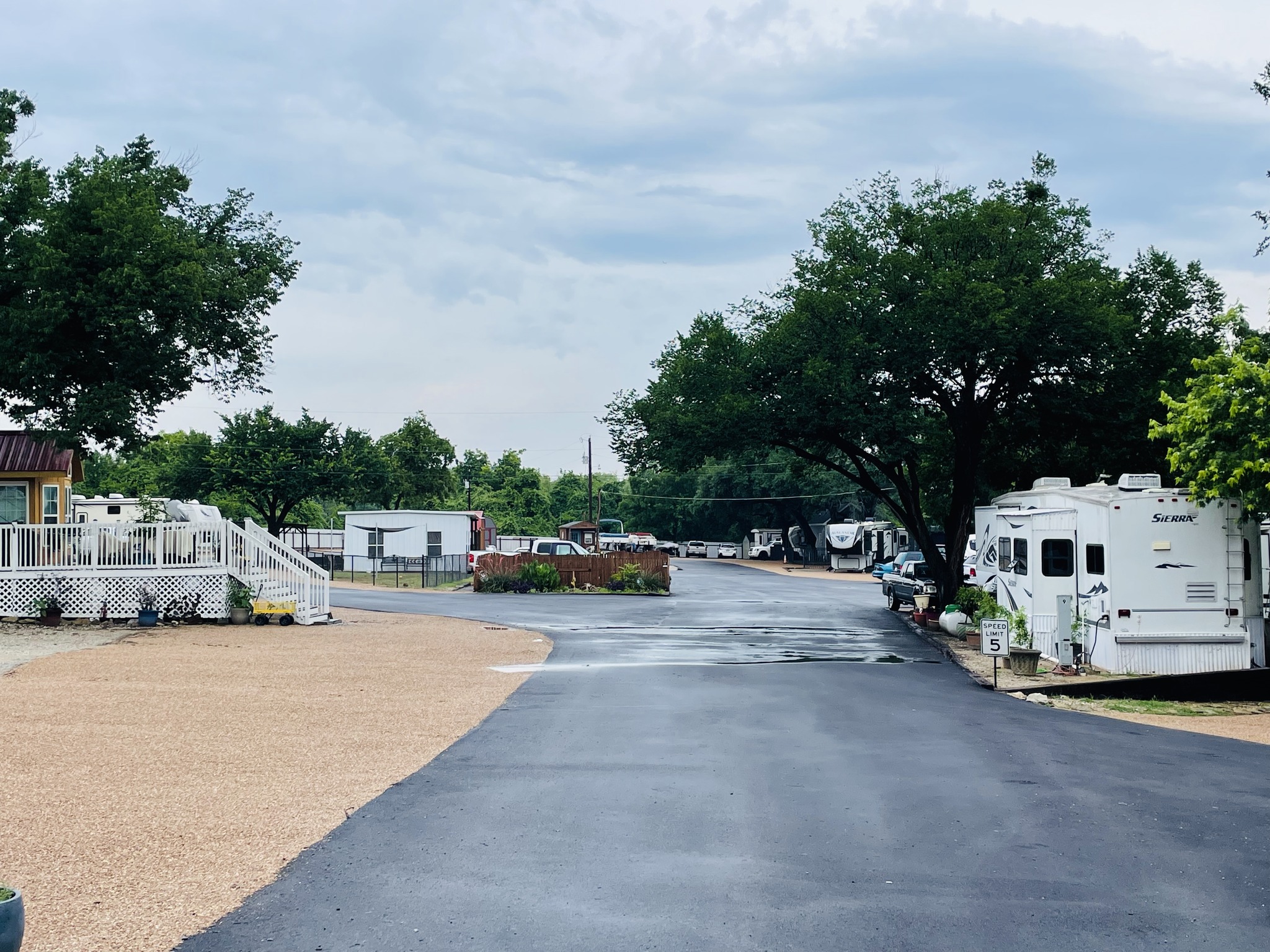 Hideaway 23 Lakefront RV & Cabins, Azle, Texas