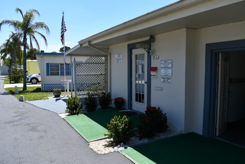 Royal Palms Mobile Home Park (Age Restricted 55+)
