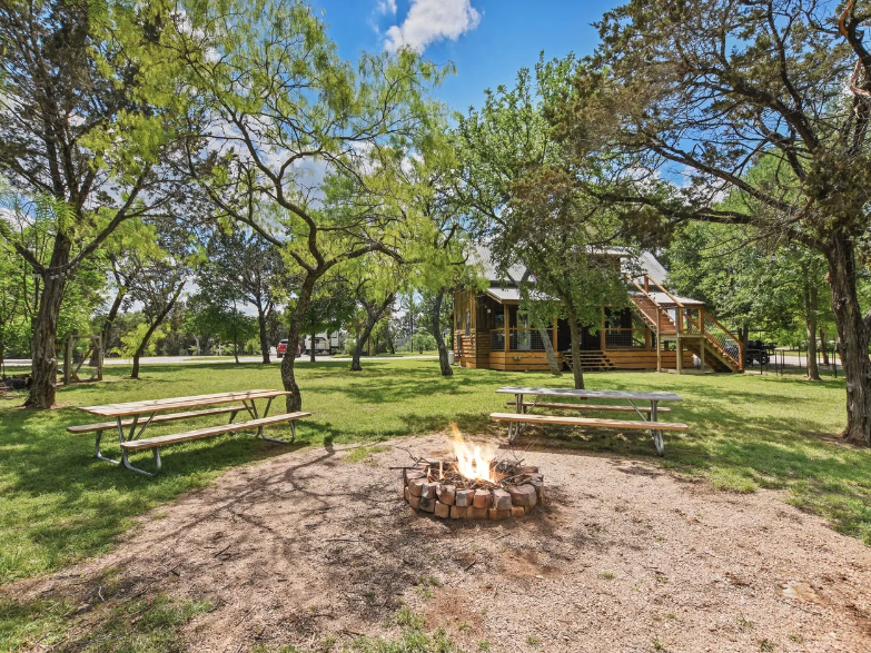 Cedar Bend RV Park, Bertram, Texas