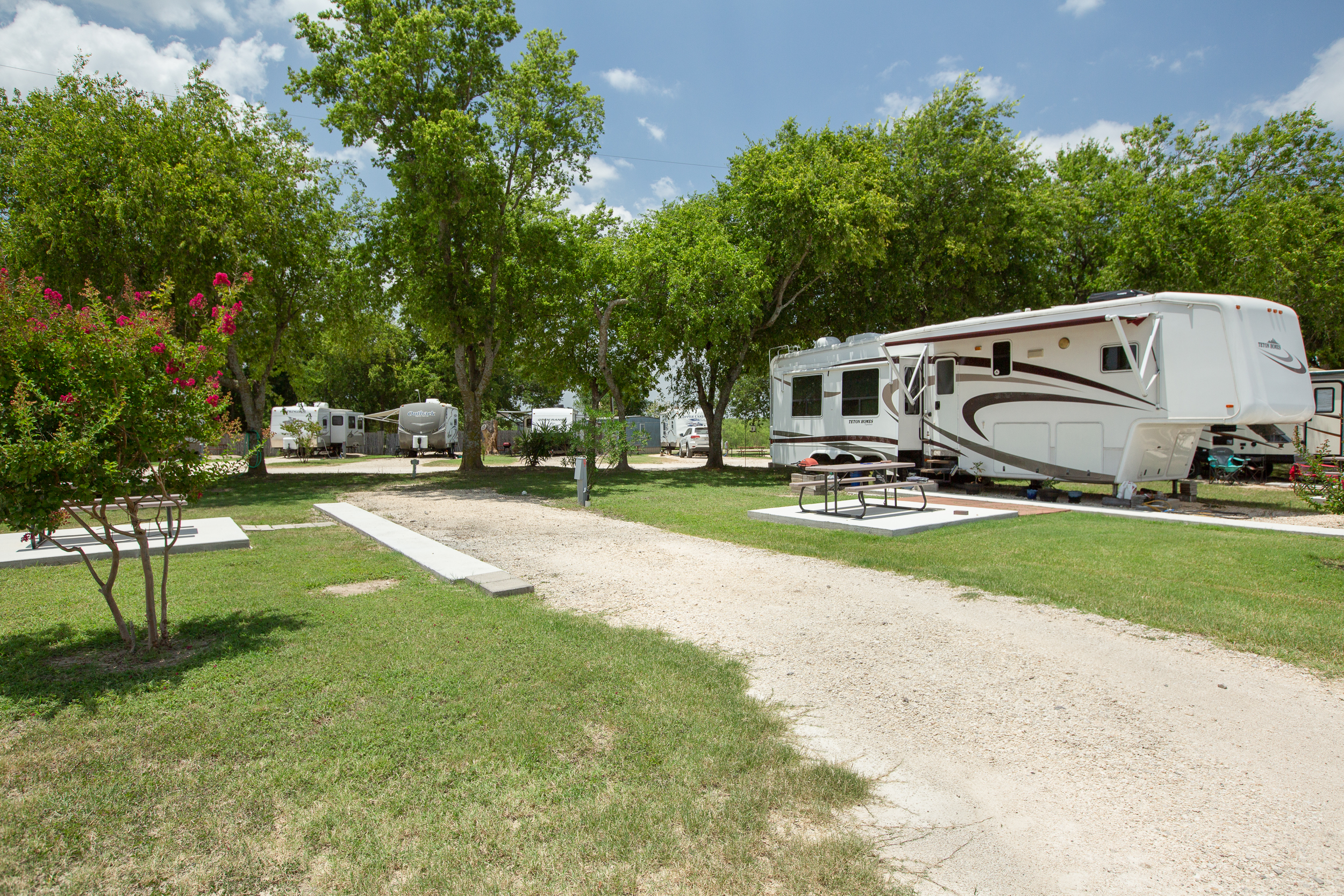 Hidden Valley RV Park, Von Ormy, Texas