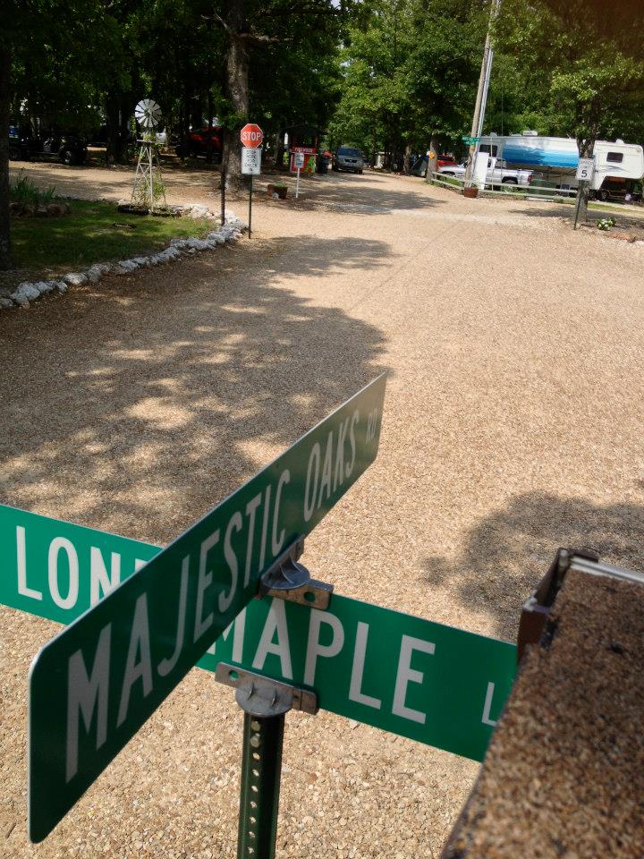 Majestic Oaks Campground