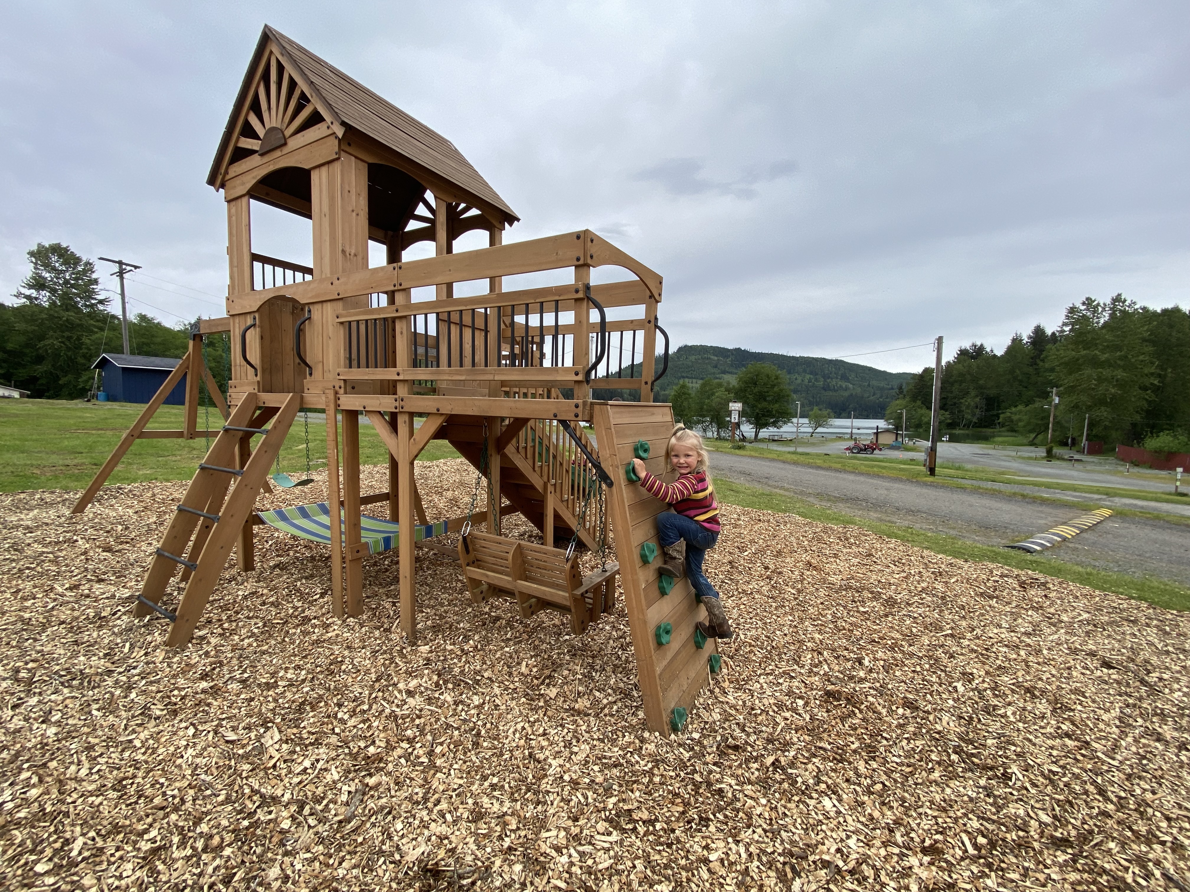 Mineral Lake Lions Den Campground, Mineral, Washington
