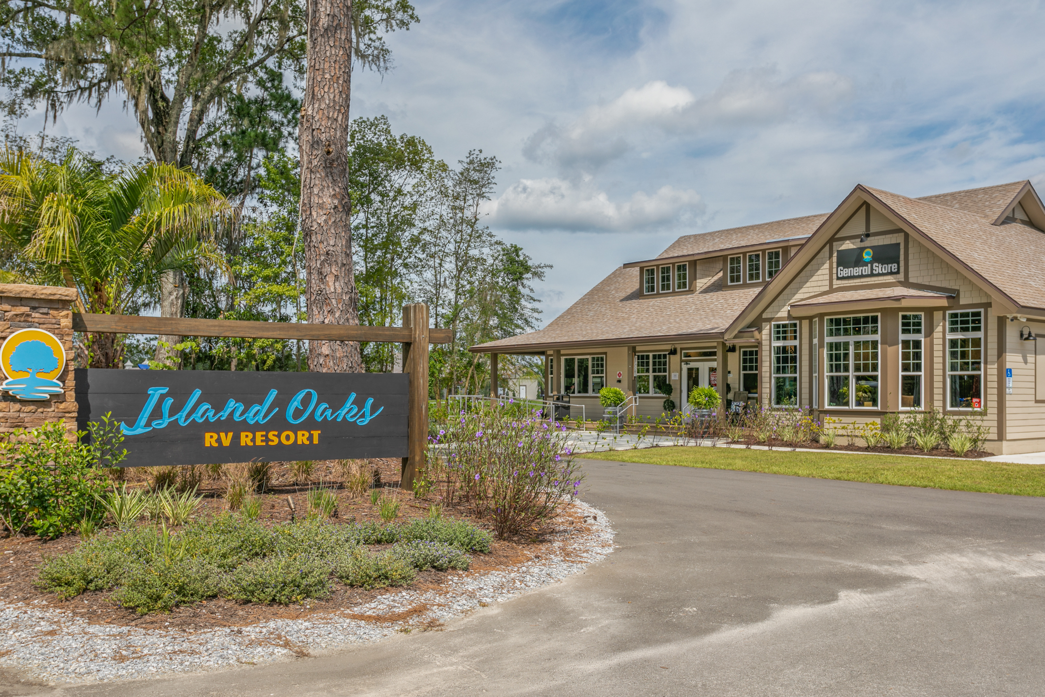Island Oaks RV Resort, Glen St. Mary, Florida