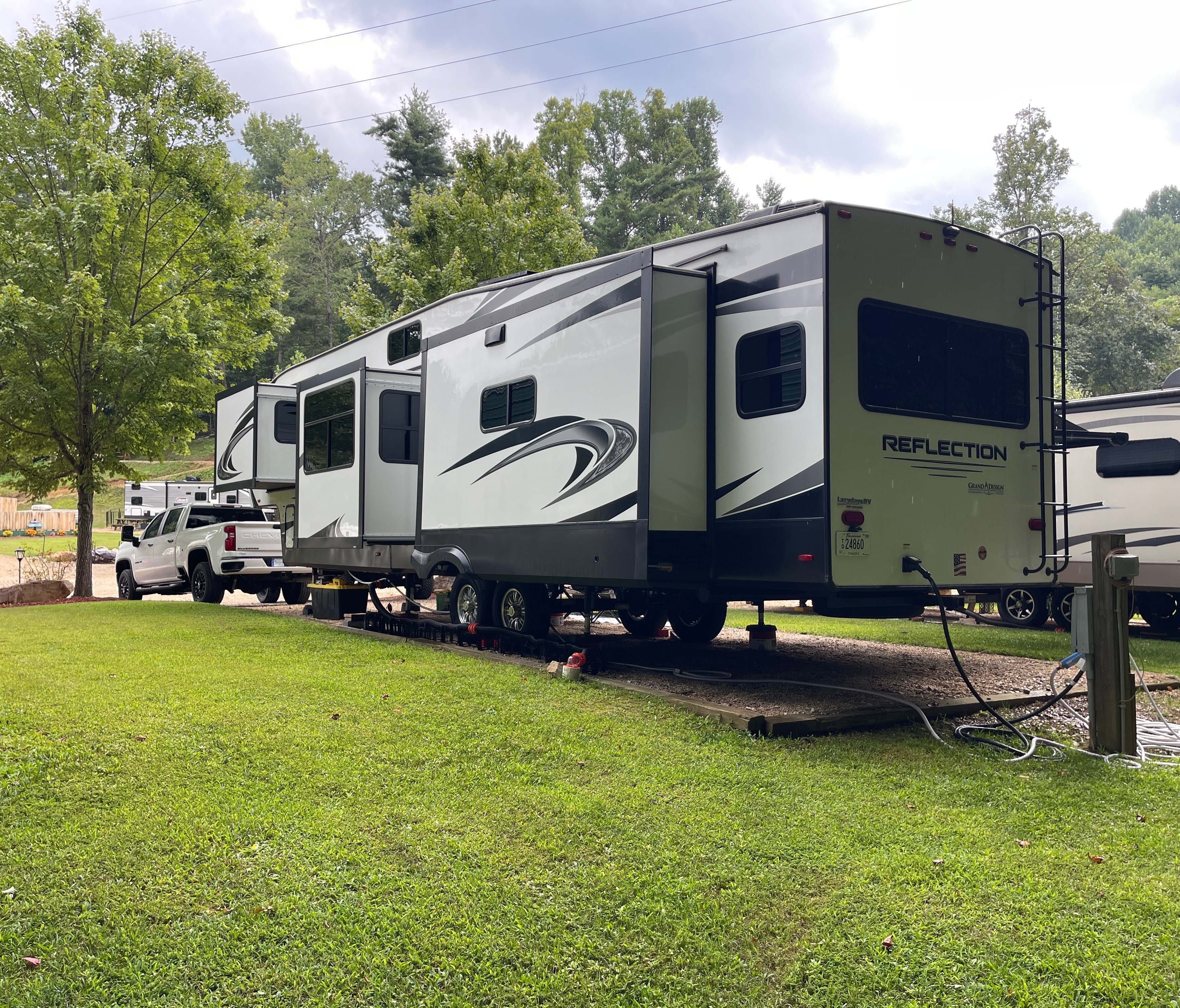 Little Pond Mountain RV & Campground - Hampton, TN