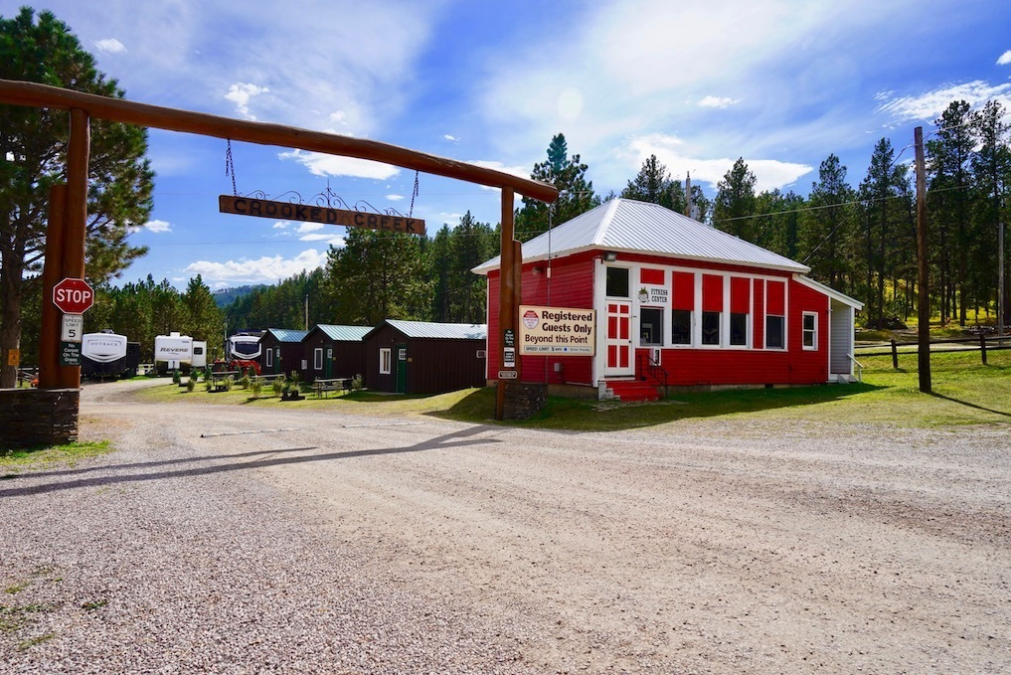 Larsson's Crooked Creek Resort