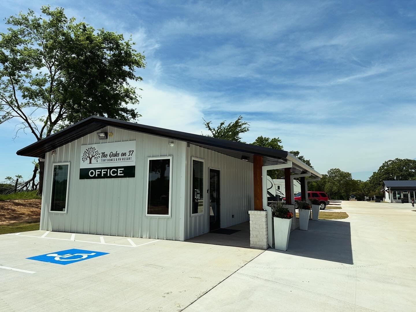 The Oaks on 37 Tiny Homes & RV Resort, Mount Vernon, Texas