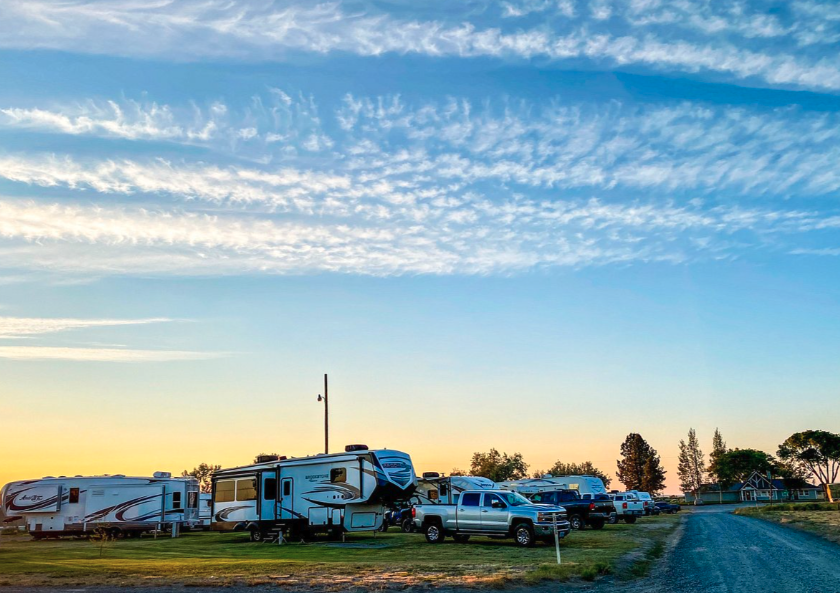 Lakeside Motel & RV Park